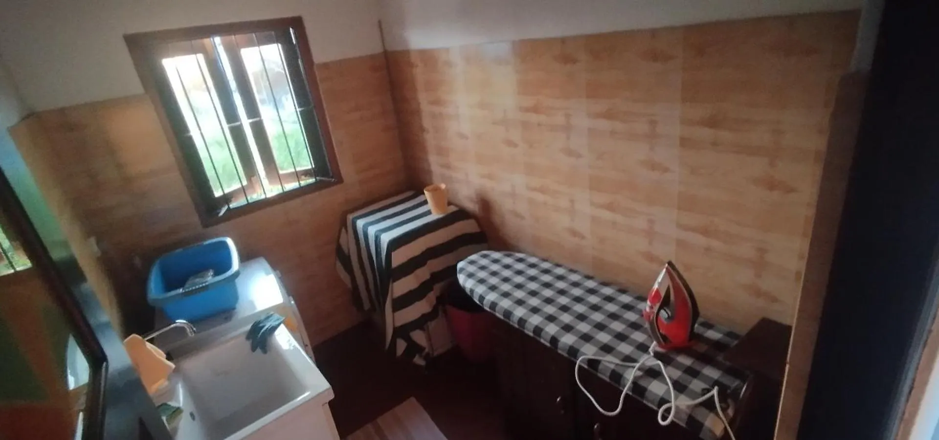 Sella Villa Seeduwa Bed & Breakfast