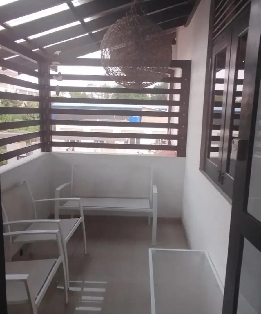 Sella Villa Seeduwa Bed & Breakfast